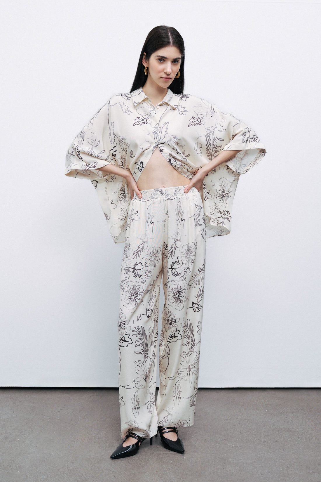 Ecru Flowy Floral Patterned Shirt