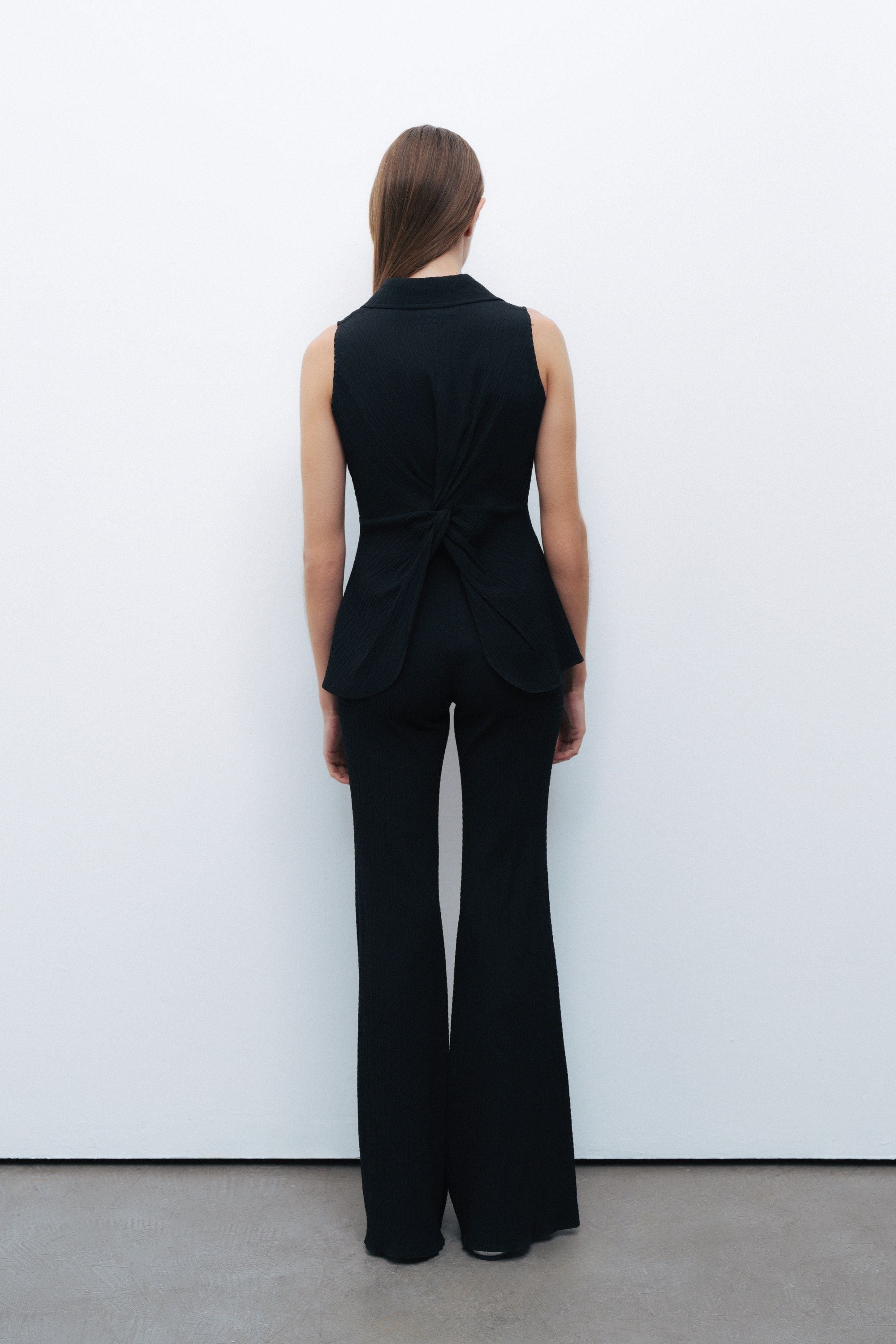 Black Accessory Detailed Blouse