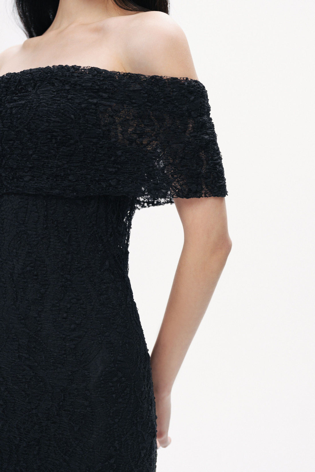 Black Off-The-Shoulder Lace Maxi Dress