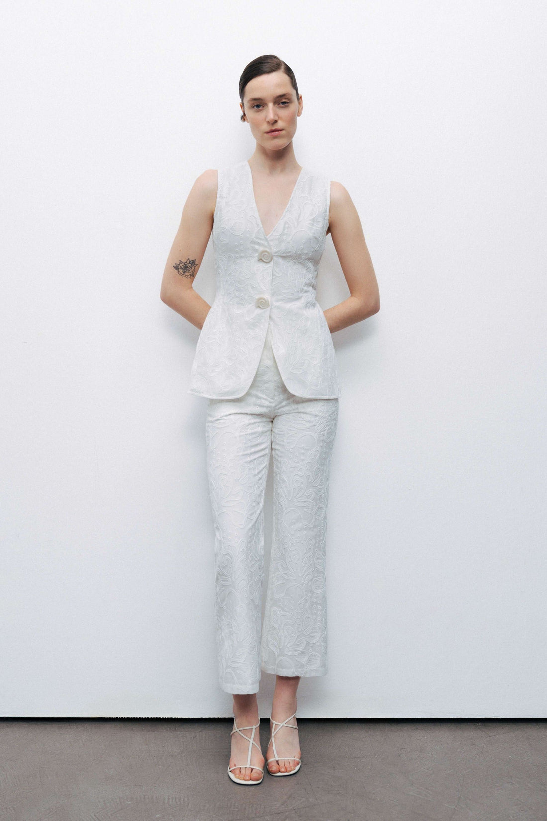 Ecru Floral Embroidery Vest