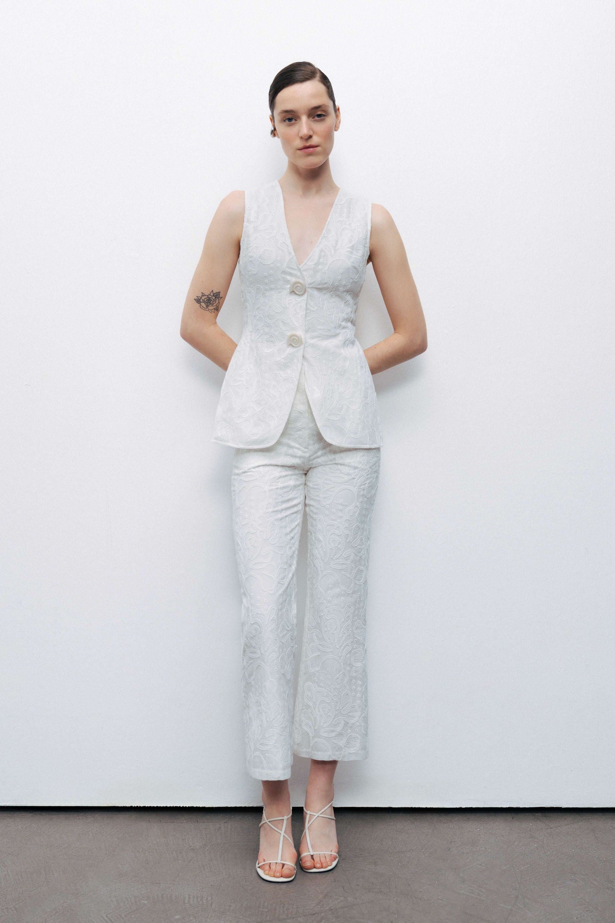 Ecru Floral Embroidery Vest