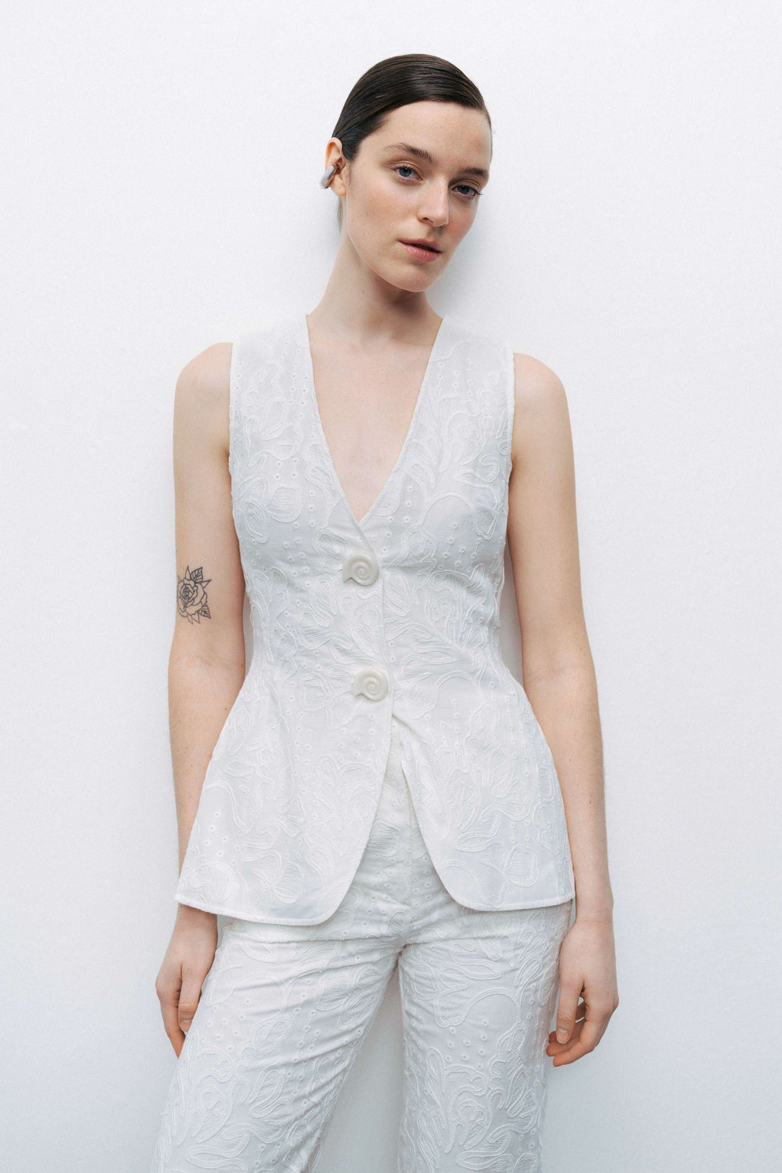 Ecru Floral Embroidery Vest
