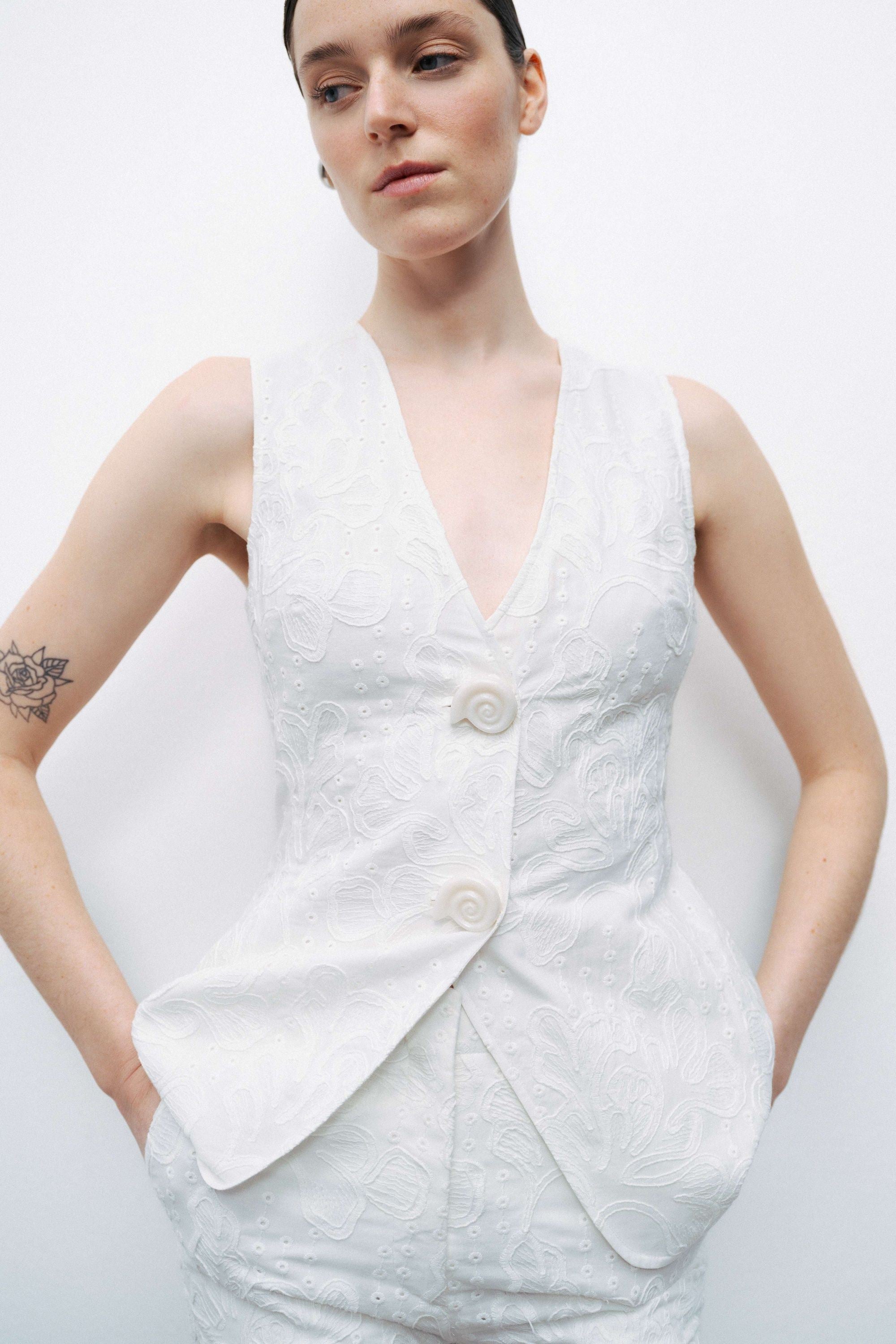 Ecru Floral Embroidery Vest