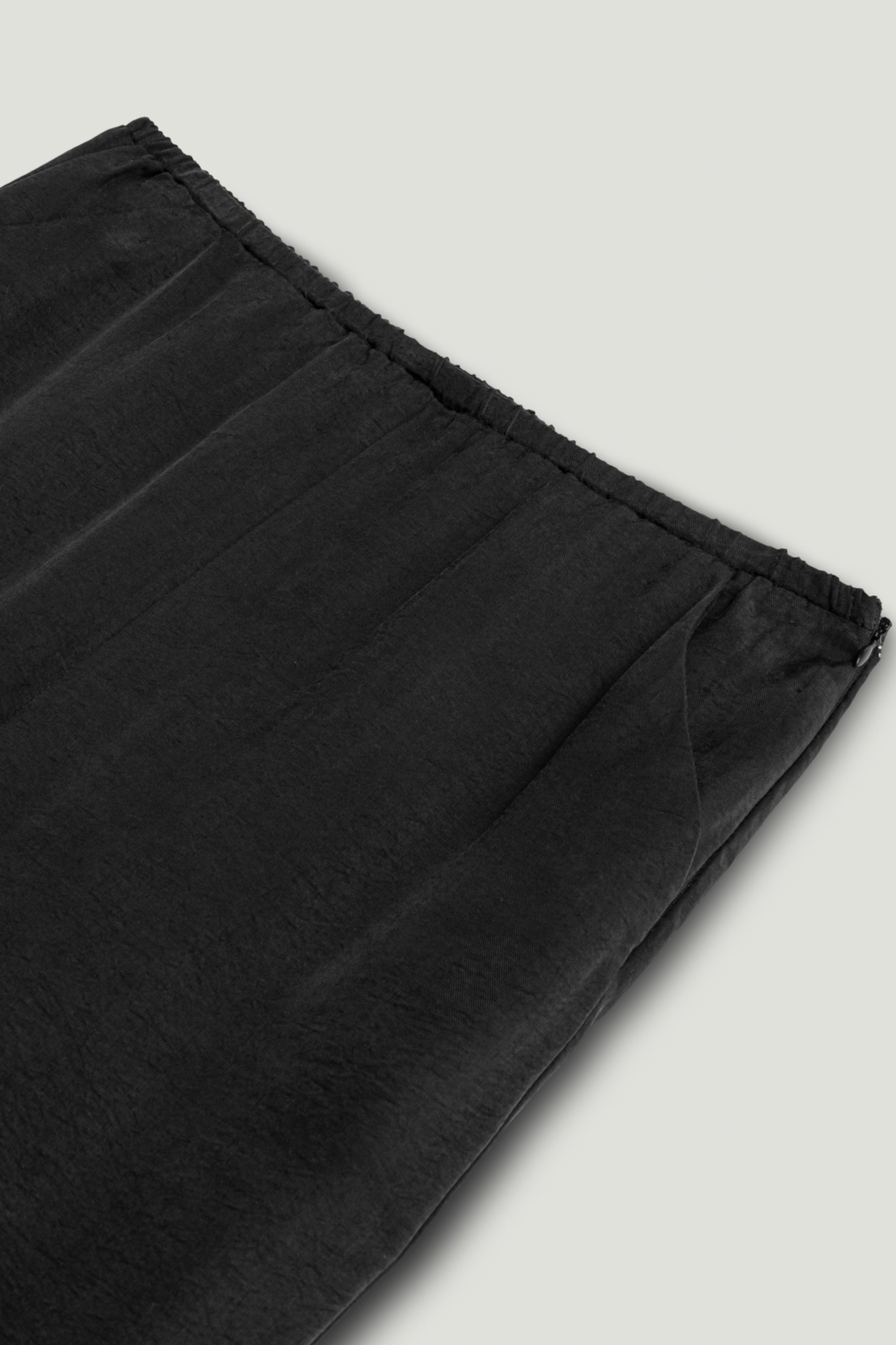 Relaxed Fluid Pants with Elastic Waist