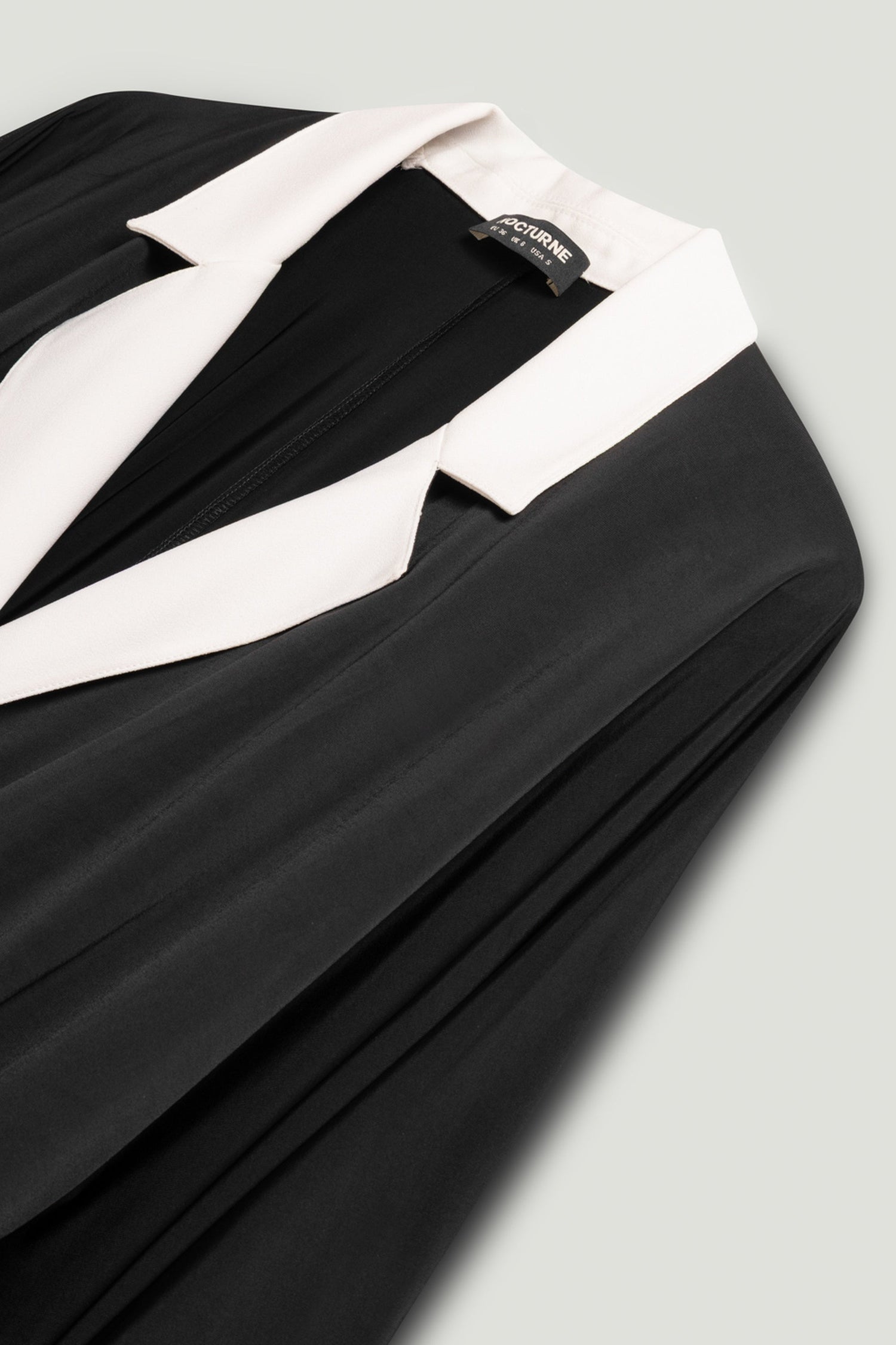 Contrast Lapel Draped Maxi Dress