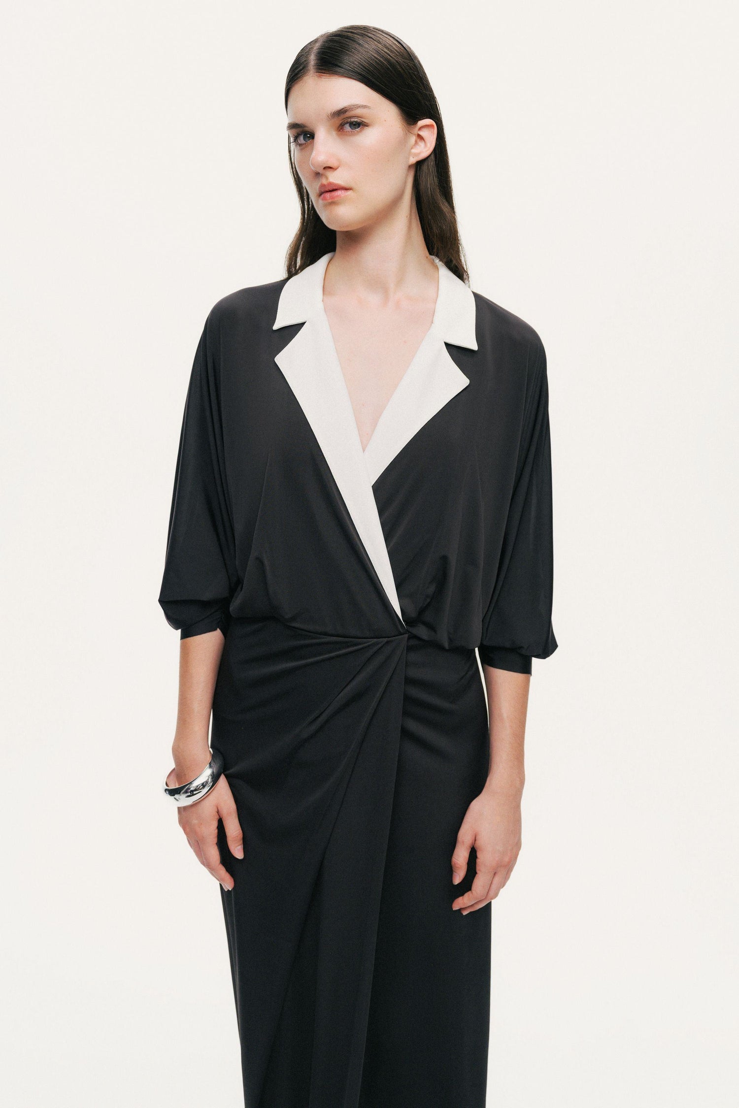 Contrast Lapel Draped Maxi Dress