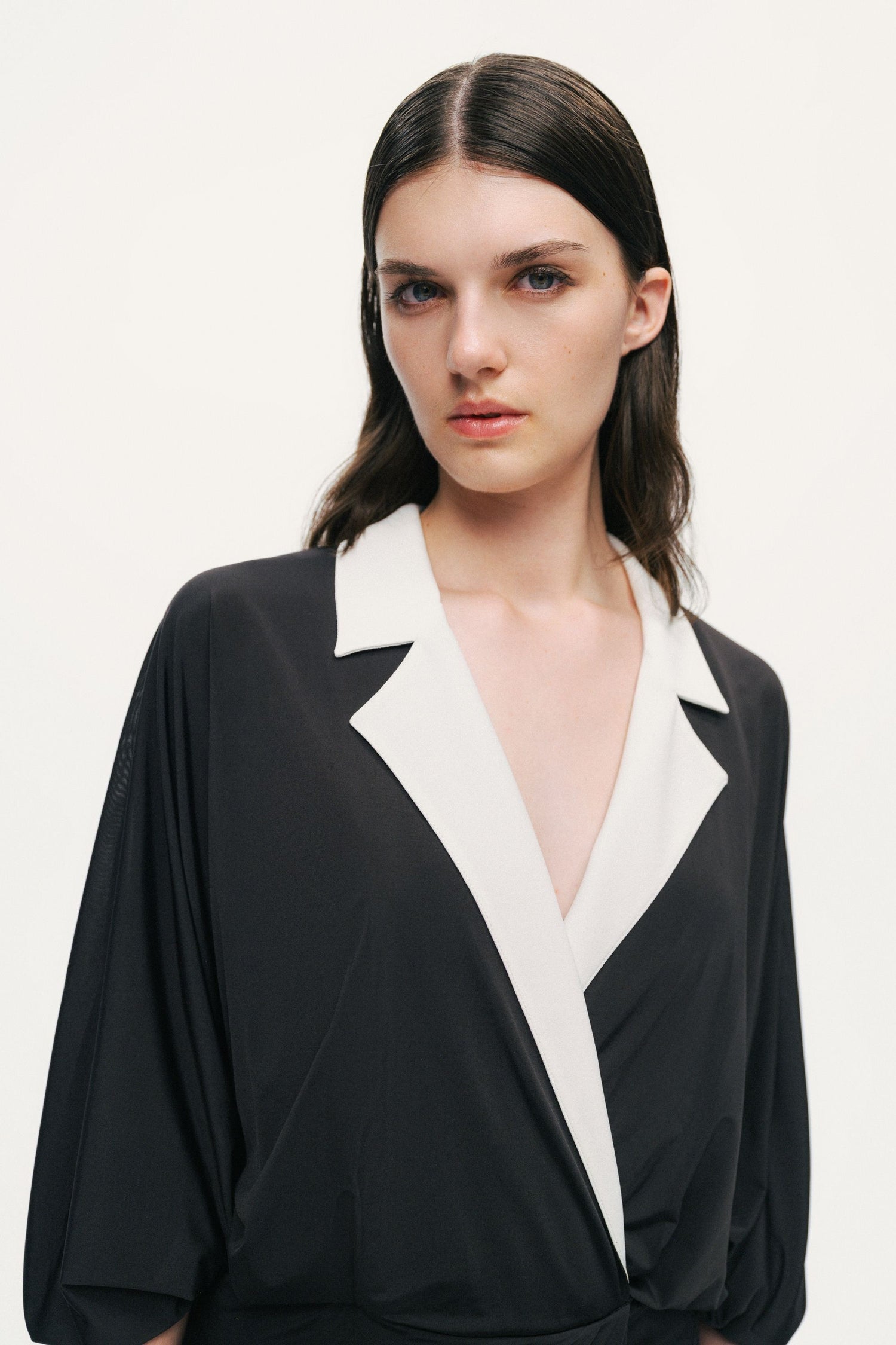 Contrast Lapel Draped Maxi Dress