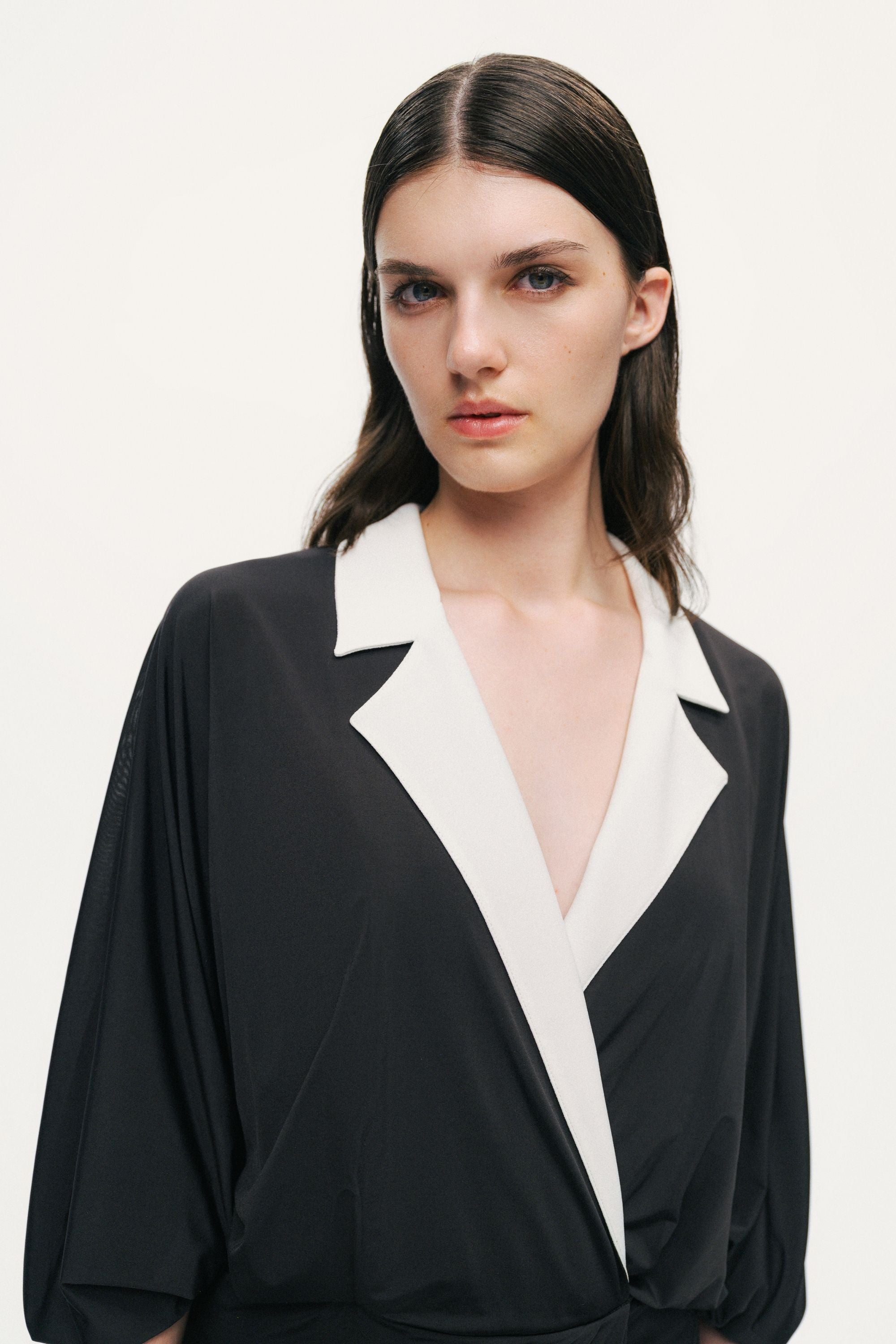 Contrast Lapel Draped Maxi Dress