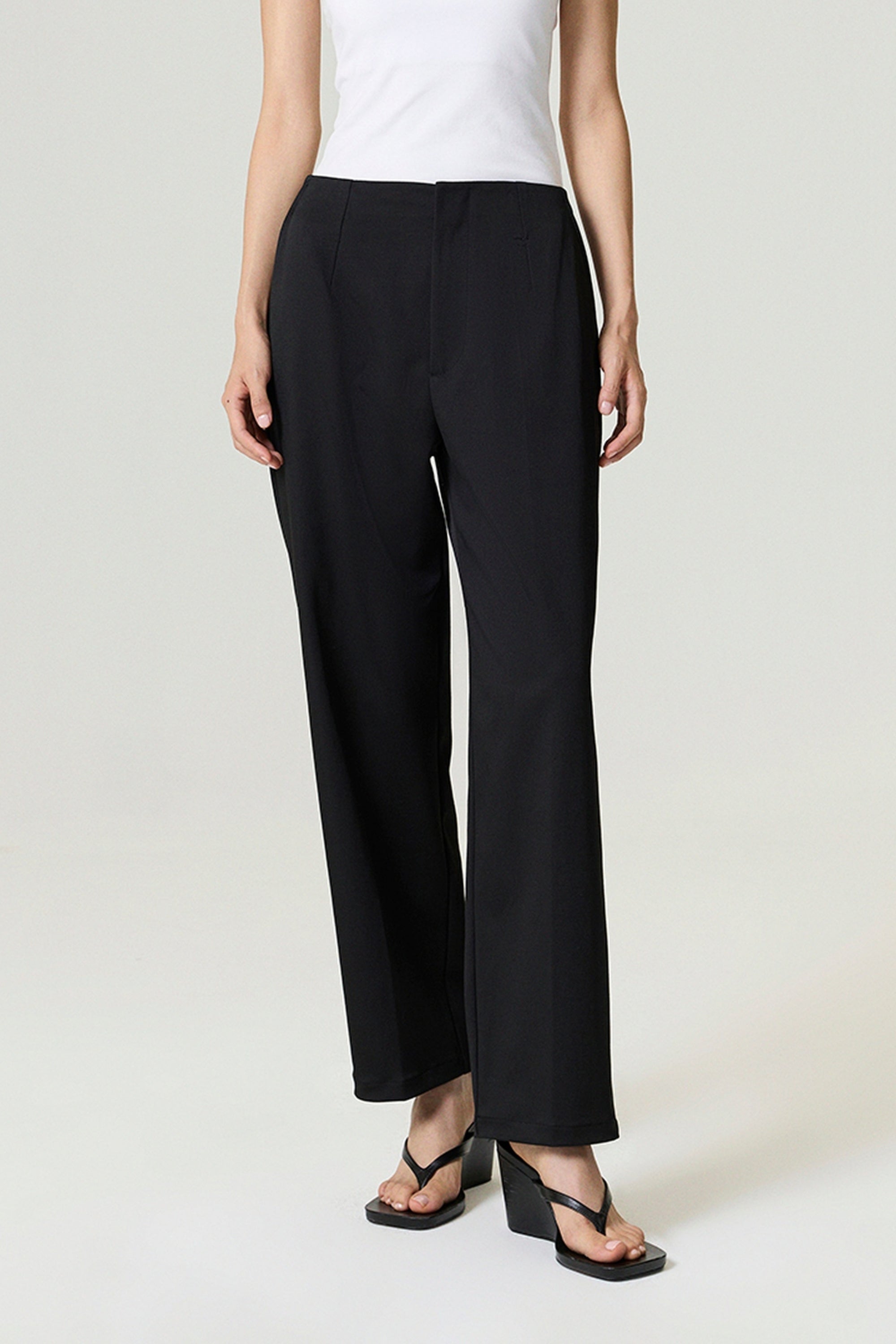 Black Pleat Detailed Pants