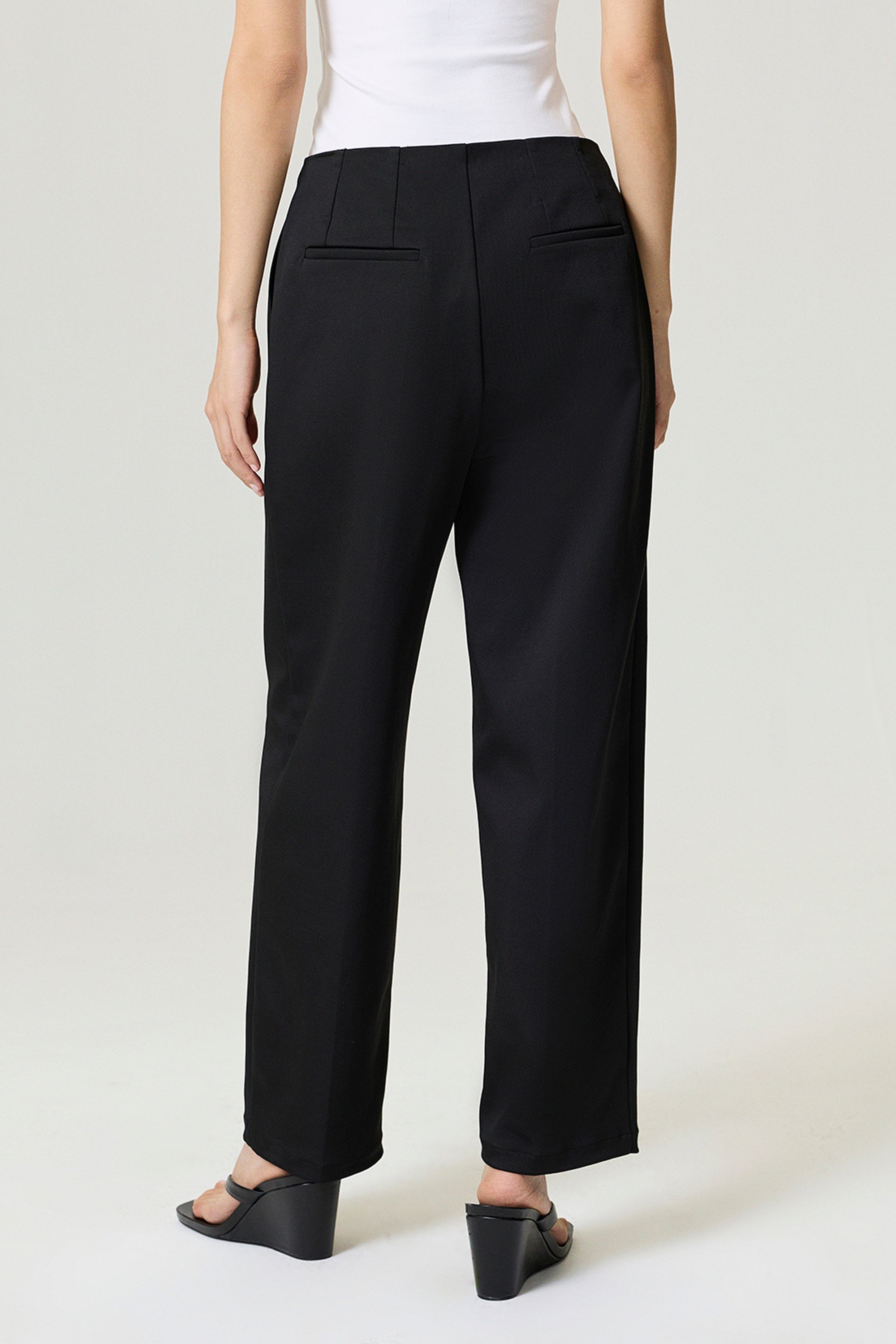 Black Pleat Detailed Pants