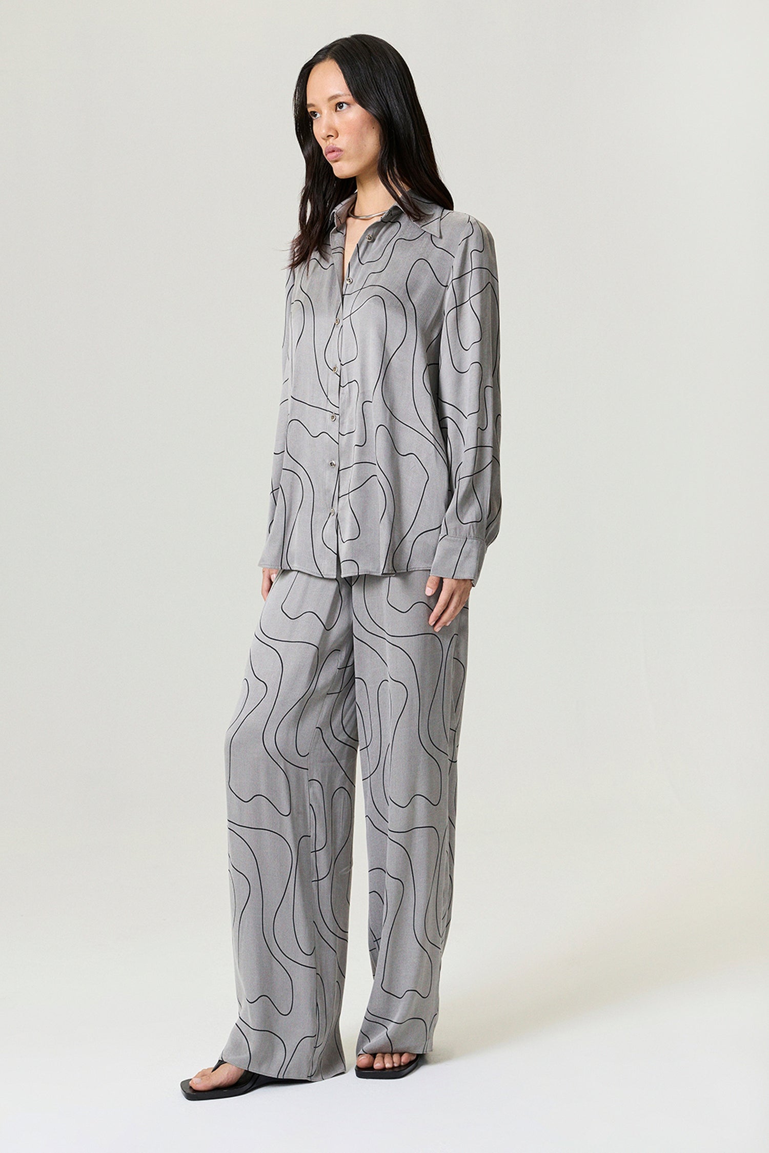 Flowy Wide-Leg Tailored Pants