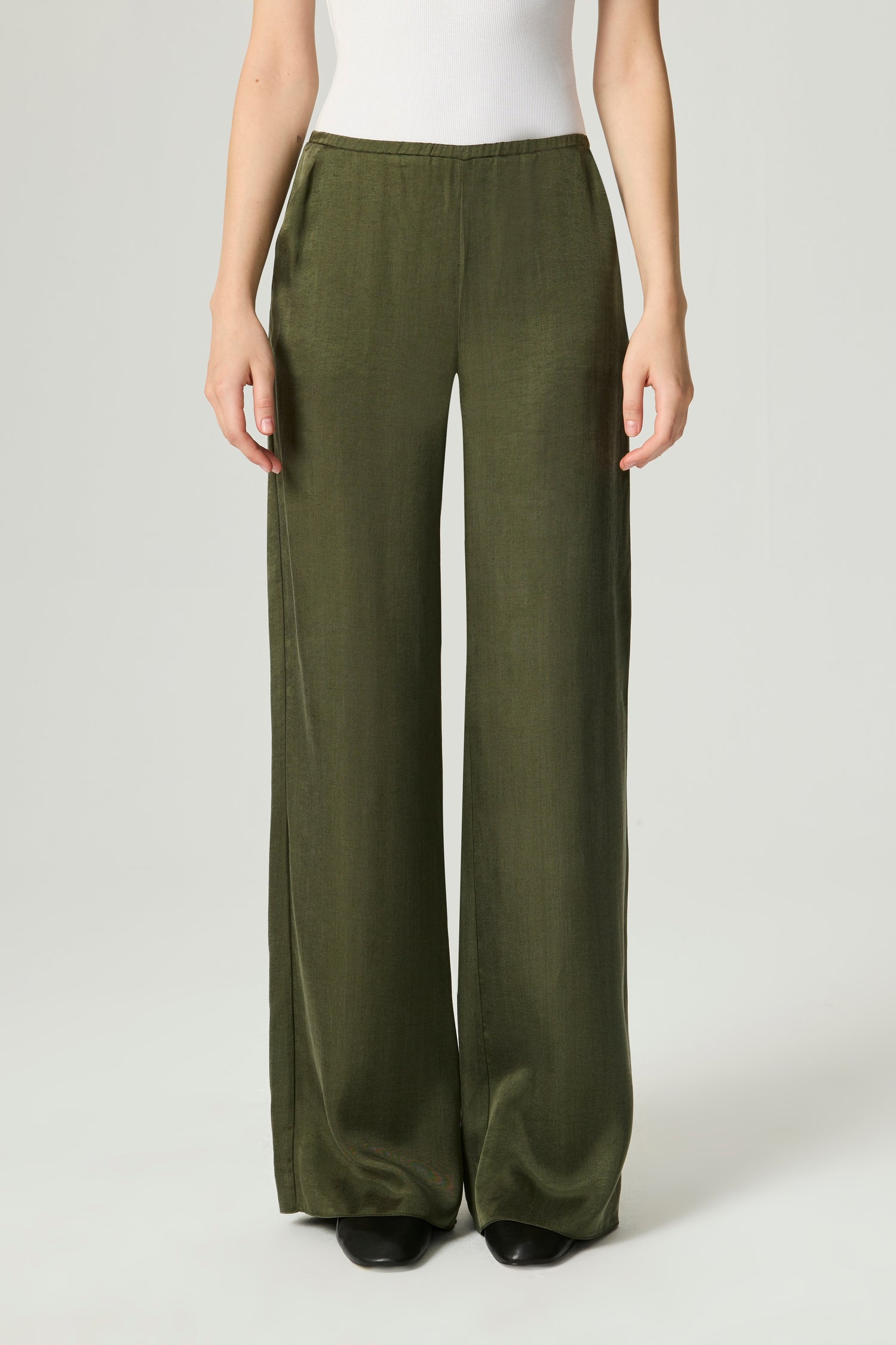 Fluid Tailored Wide-Leg Pants