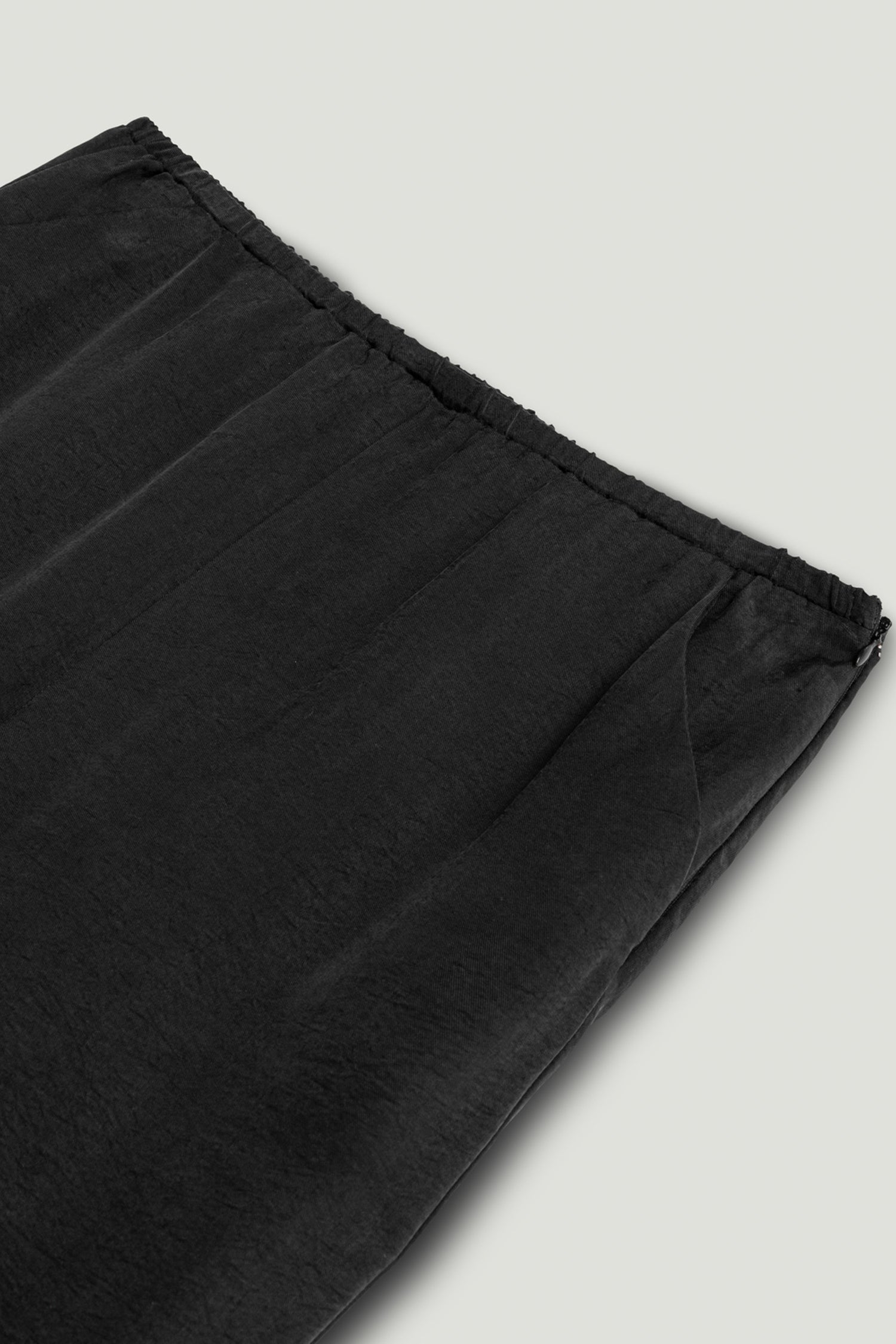 Relaxed Fluid Pants with Elastic Waist