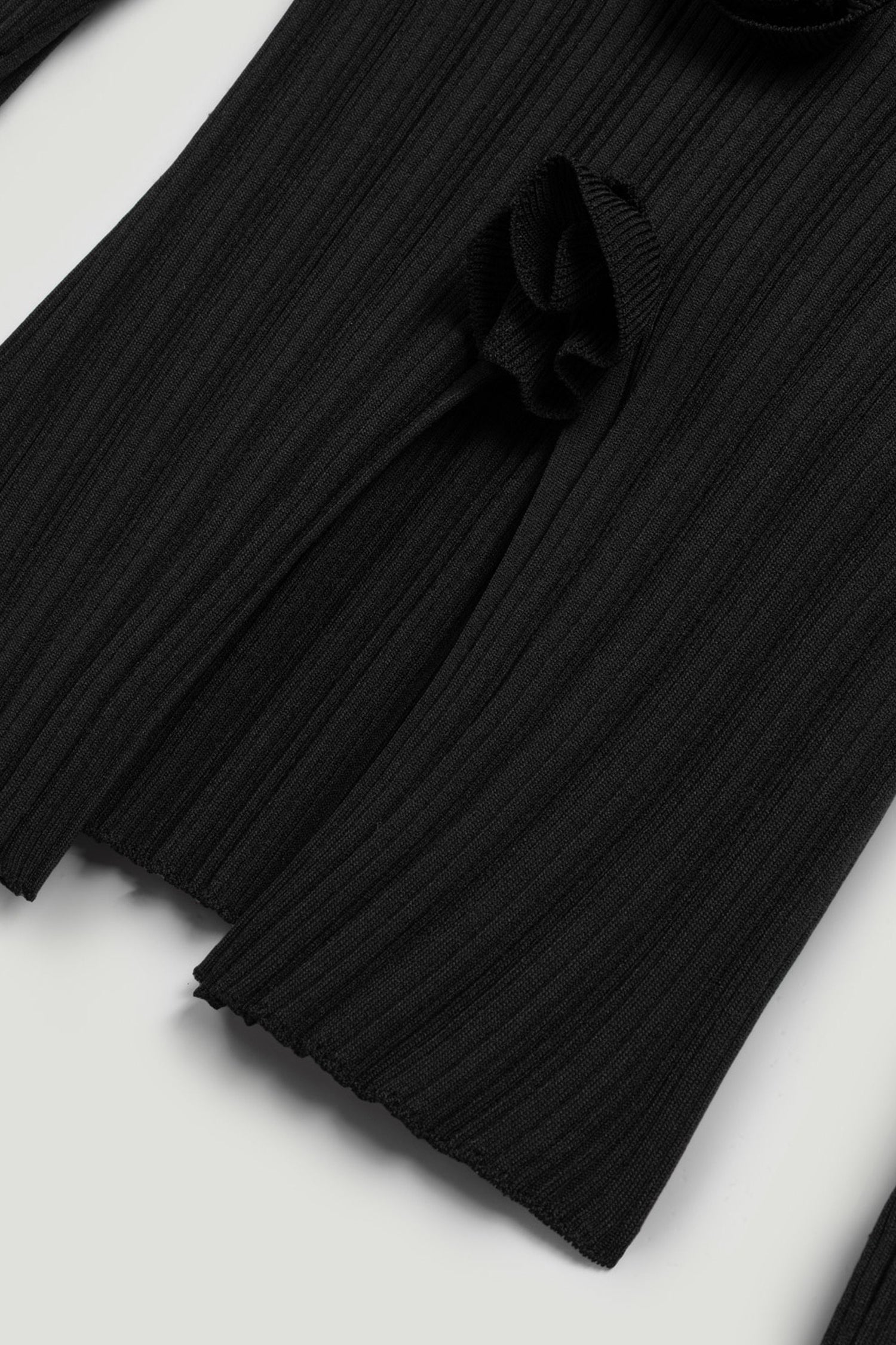 Floral Embellished Ribbed V-Neck Sweater