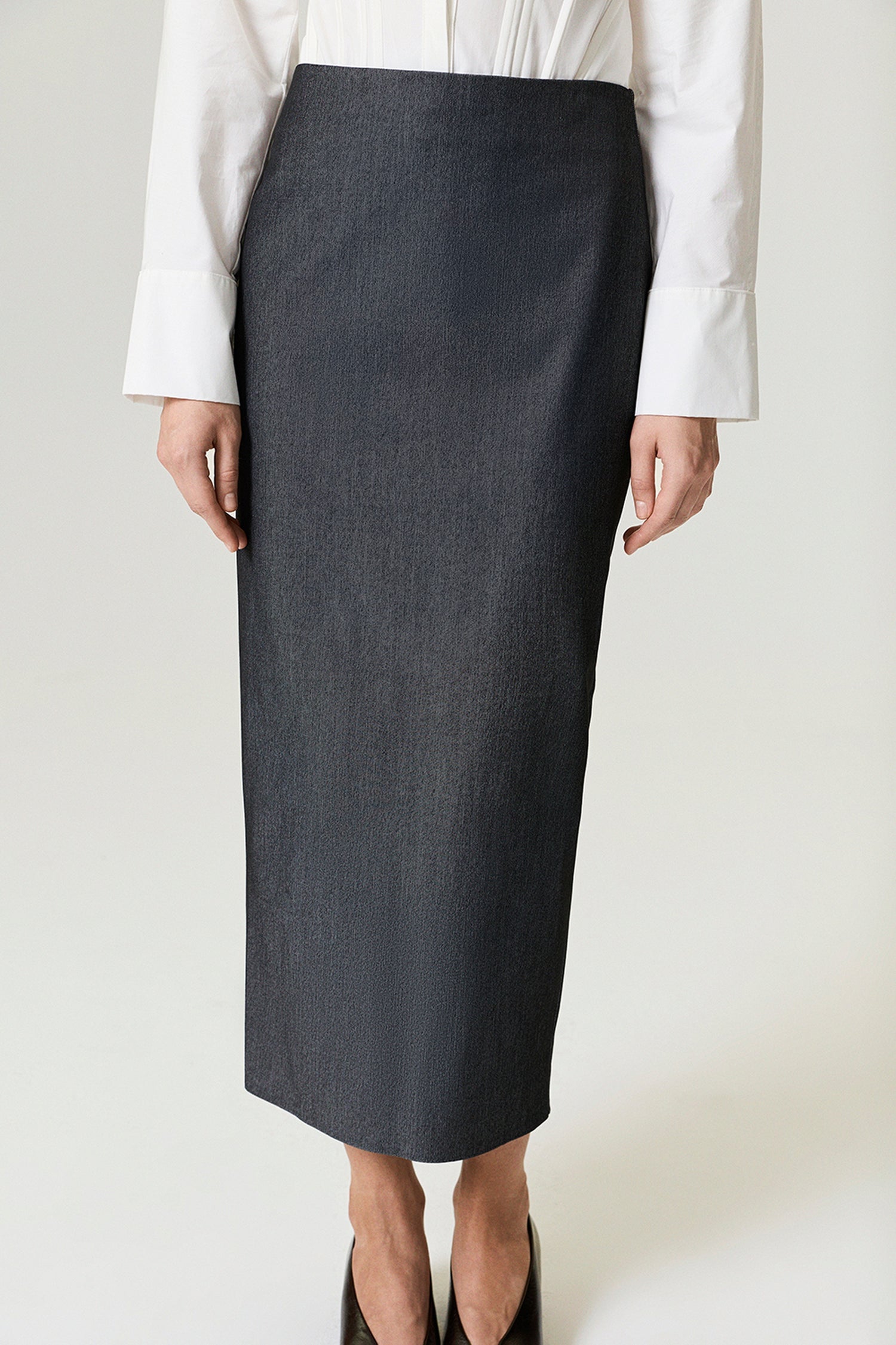 Back Slit Tailored Maxi Skirt