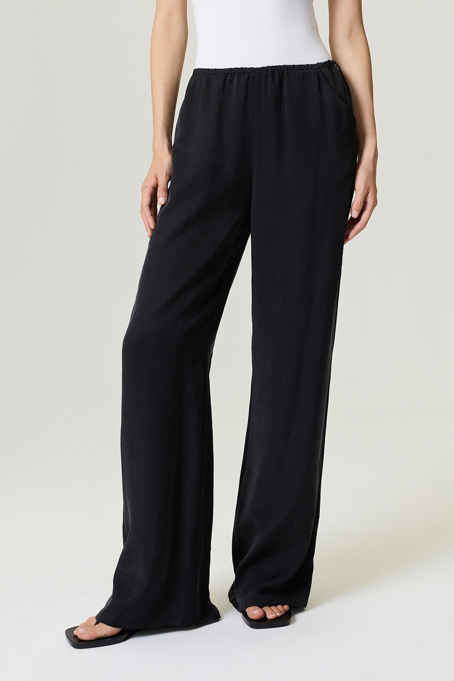 Relaxed Fluid Pants with Elastic Waist